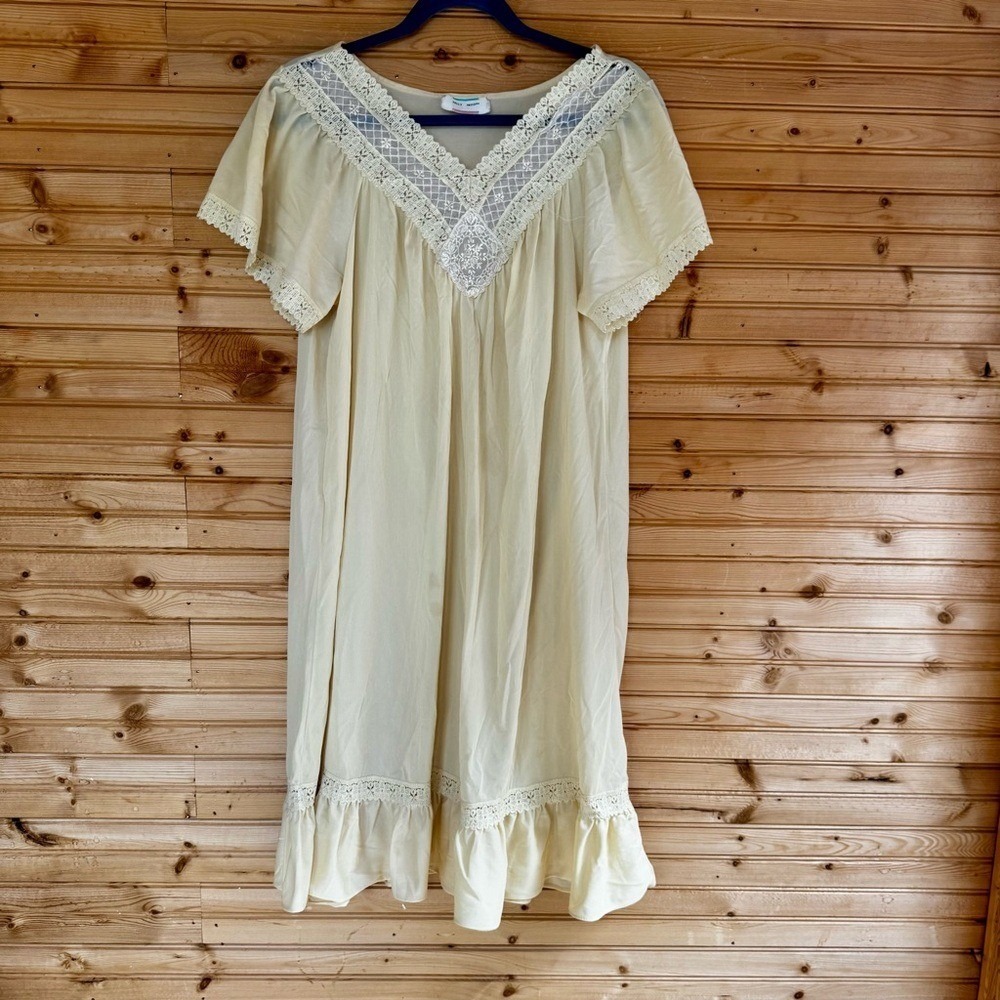 Kelly Reed Nightgown Yellow White Lace VTG 70s Large Grandma Cottage Feminine